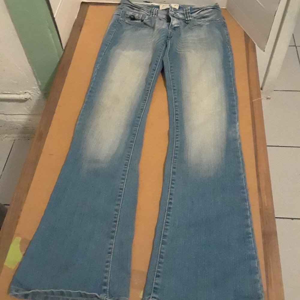 Used By Puzzle Females Faded Blue Jeans